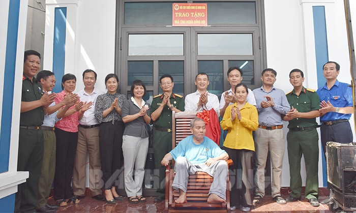 Minh Hòa hỗ trợ cựu chiến binh nghèo xây nhà “nghĩa tình đồng đội”